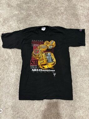 Vintage Chicago Bulls Graphic Shirt